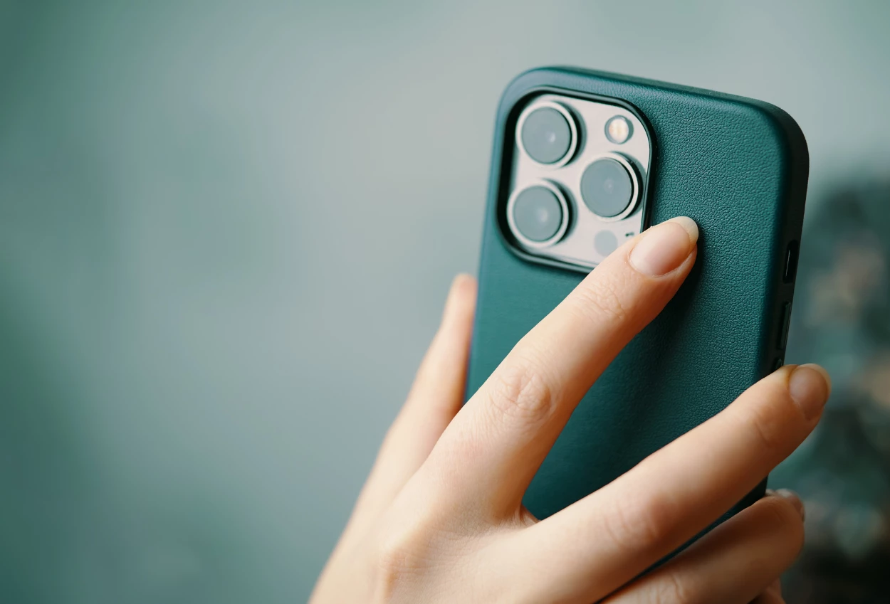 Bocoran iphone lipat layar fleksibel tanpa lipatan dan desain elegan khas apple