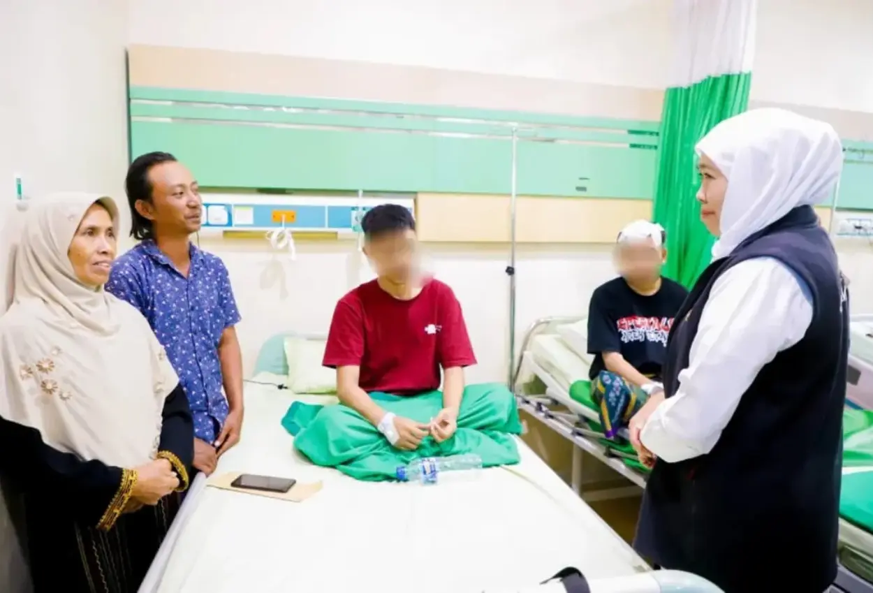 Cerita korban selamat ambruknya ponpes al khoziny, tetap salat di dalam reruntuhan
