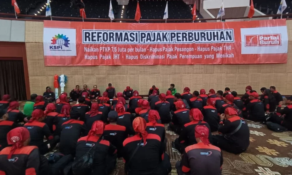 Demo buruh hari ini 30 oktober 2025, ribuan pekerja tuntut kenaikan upah