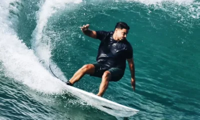 Di tengah kabar perceraian dengan raisa, hamish daud unggah foto asyik berselancar di pantai