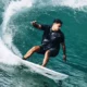 Di tengah kabar perceraian dengan raisa, hamish daud unggah foto asyik berselancar di pantai