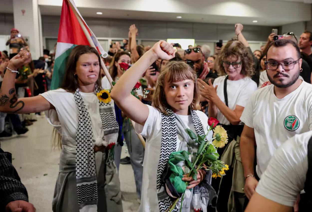 Diusir israel, greta thunberg dan ratusan aktivis global sumud flotilla tiba di yunani