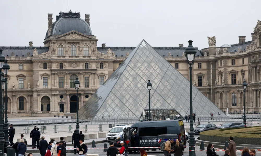 Dua tersangka pencurian permata mahkota di museum louvre ditangkap!