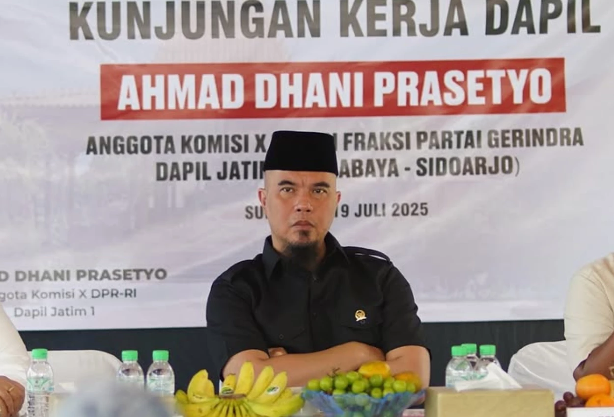 Dukung mk soal pendidikan capres, ahmad dhani kaitkan dengan syarat pemimpin dalam islam