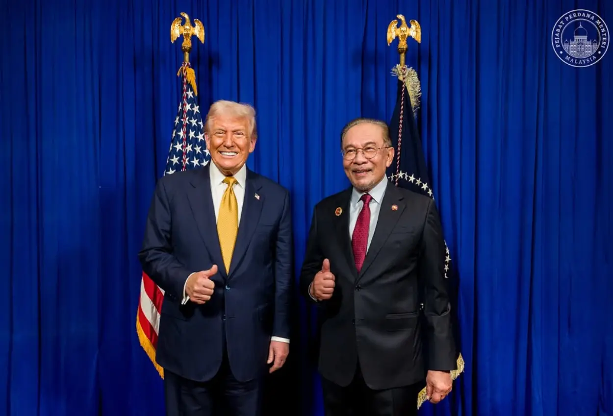 Hadiri ktt asean, donald trump ikut joget saat disambut penari di malaysia