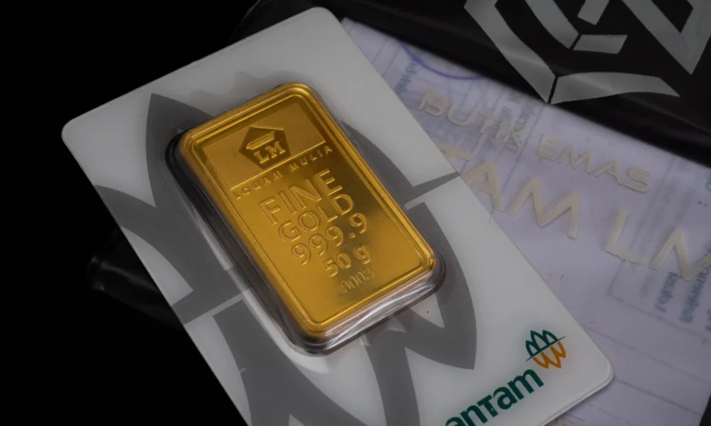 Harga emas antam hari ini melemah!