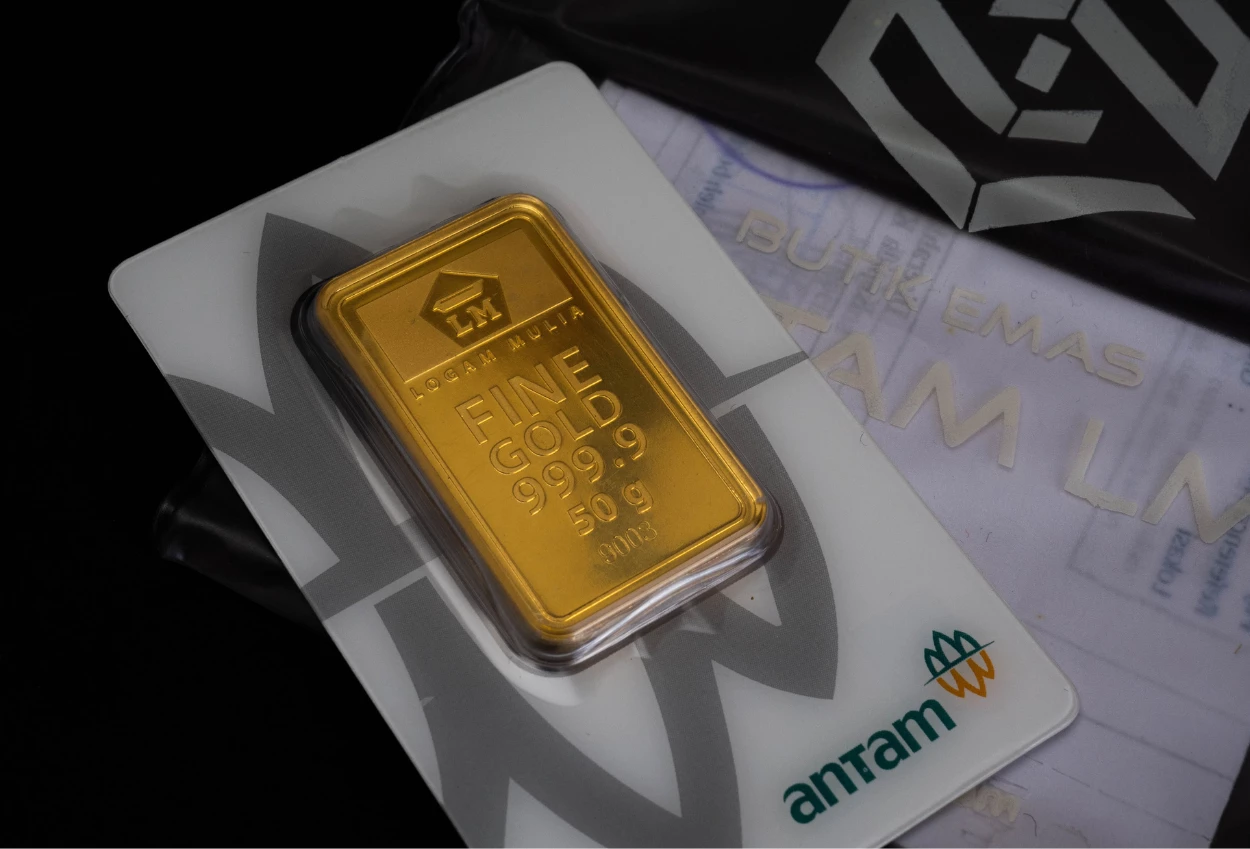 Harga emas antam hari ini melemah!