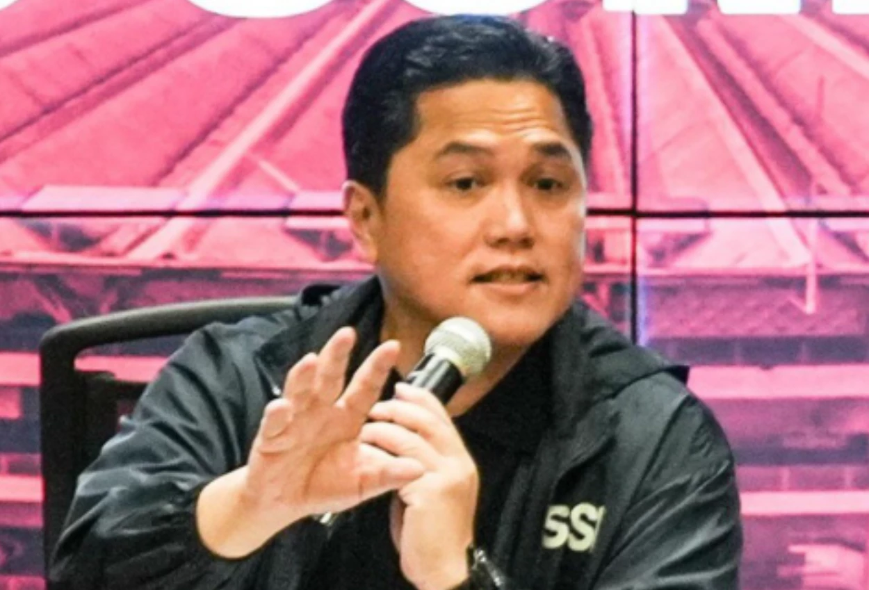 Jawab isu van gaal jadi pelatih timnas indonesia, erick thohir saya ketawa saja