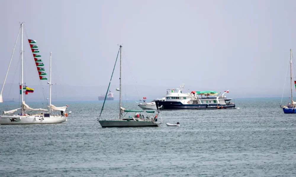Kapal perang israel cegat armada global sumud flotilla, greta thunberg dkk ditahan lagi