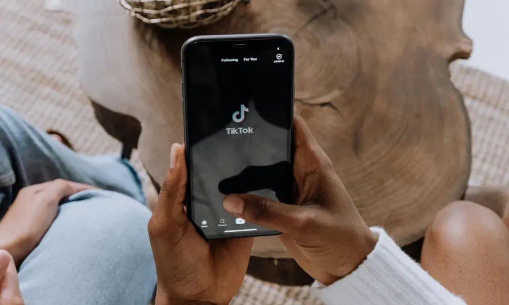 Komdigi bekukan tiktok sementara, pedagang tak bisa live!