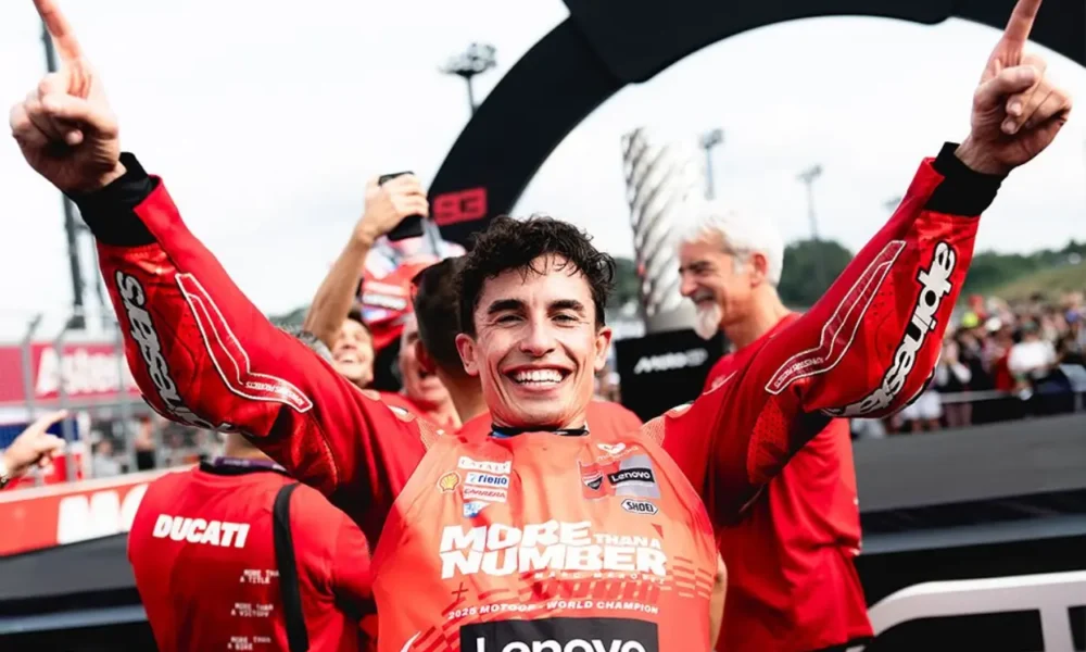 Marc marquez patah tulang bahu saat crash di motogp mandalika 2025