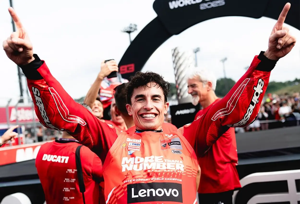 Marc marquez patah tulang bahu saat crash di motogp mandalika 2025