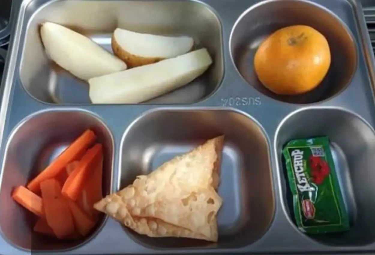 Menu mbg pangsit kentang rebus di sdn depok