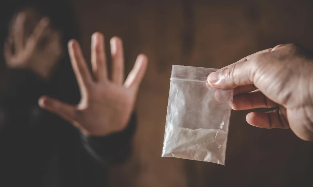 Modus baru di tangerang! obat terlarang untuk pelajar dijual lewat toko kosmetik dan warung sembako