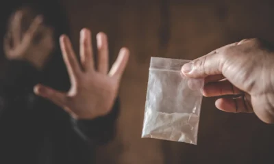 Modus baru di tangerang! obat terlarang untuk pelajar dijual lewat toko kosmetik dan warung sembako
