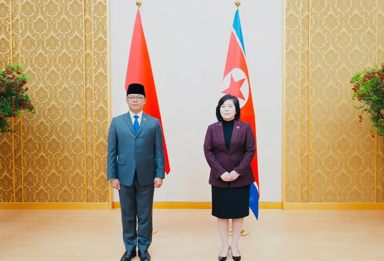 Pertama dalam sejarah! menlu ri sambangi korea utara