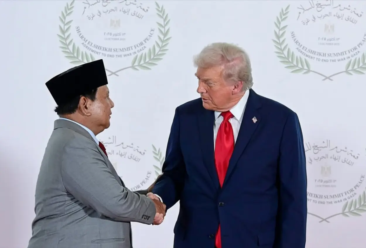 Prabowo dapat pujian lagi saat jabat tangan dengan trump
