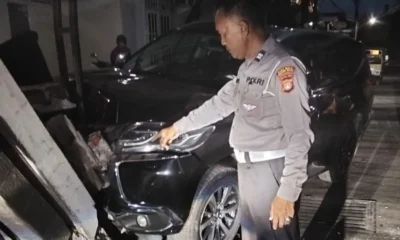 Salah injak gas, pajero yang dikendarai bocah 15 tahun seruduk 2 rumah warga di tangsel