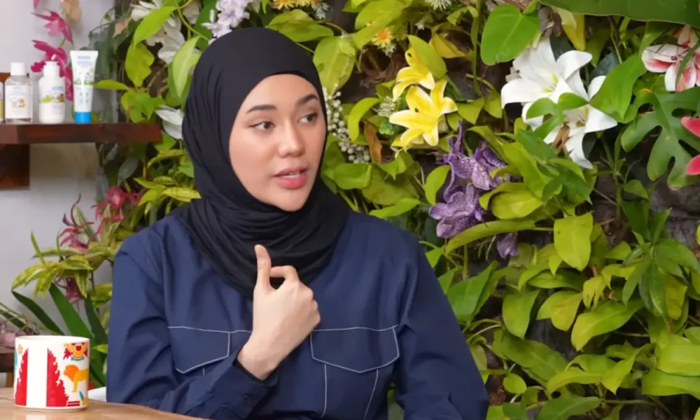 Selain suka minggat dari rumah, clara shinta minta diceraikan karena suami suka nonton drama cina