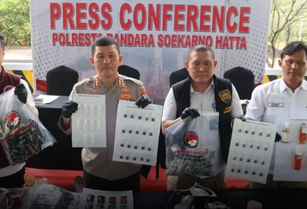 Selundupkan 84 vape isi narkoba, pria ini ditangkap polisi di bandara soetta