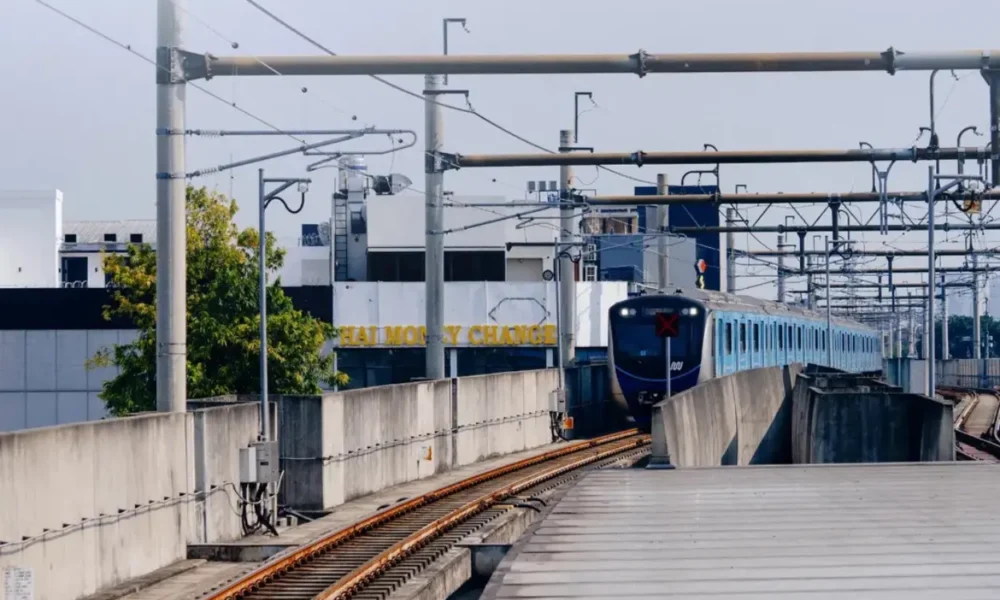 Stasiun mrt thamrin dan monas mulai beroperasi 2027, target rampung 2026