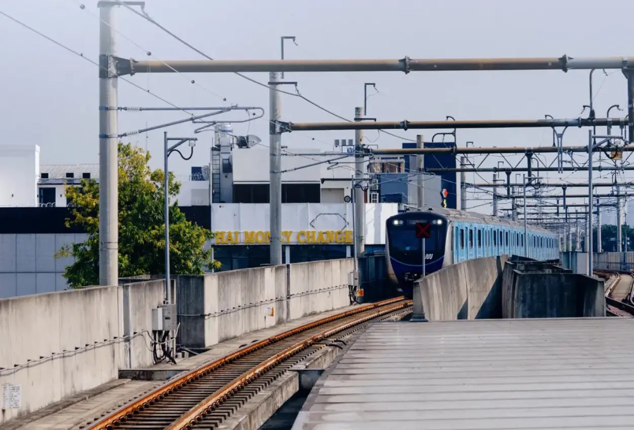 Stasiun mrt thamrin dan monas mulai beroperasi 2027, target rampung 2026