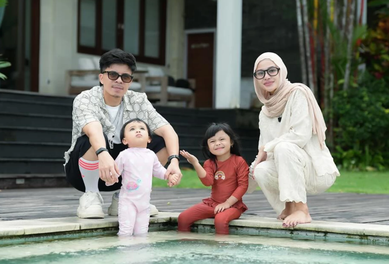 Tak mau bikin gen halilintar part 2, atta aurel sepakat cuma ingin punya 3 anak
