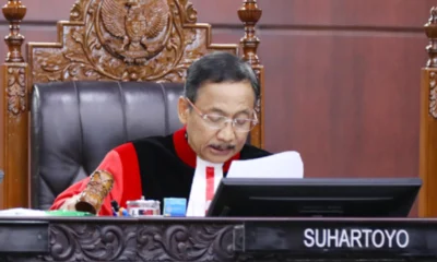 Tunjangan pensiun anggota dpr yang berasal dari apbn digugat ke mk