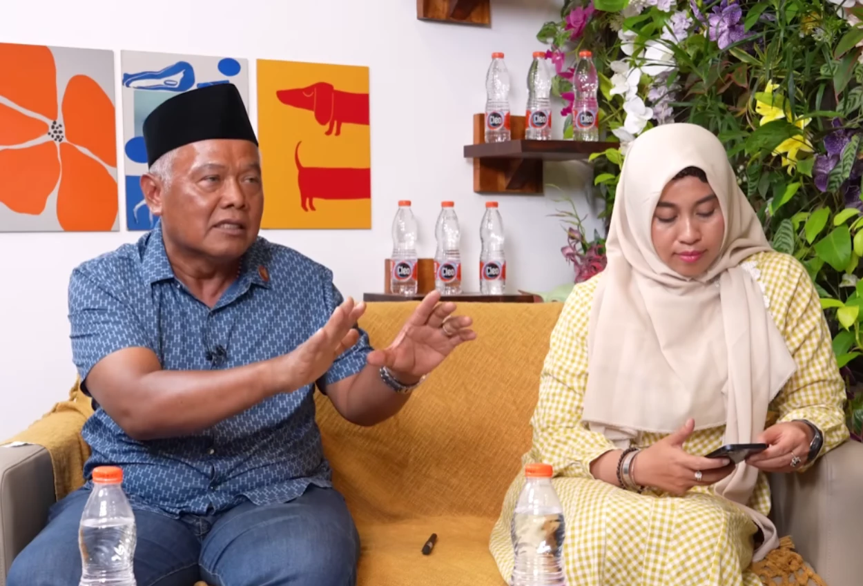 Yai mim ungkap sahara keluar dari rumah pakai pakaian mini bersama agil, netizen jangan jangan ada main
