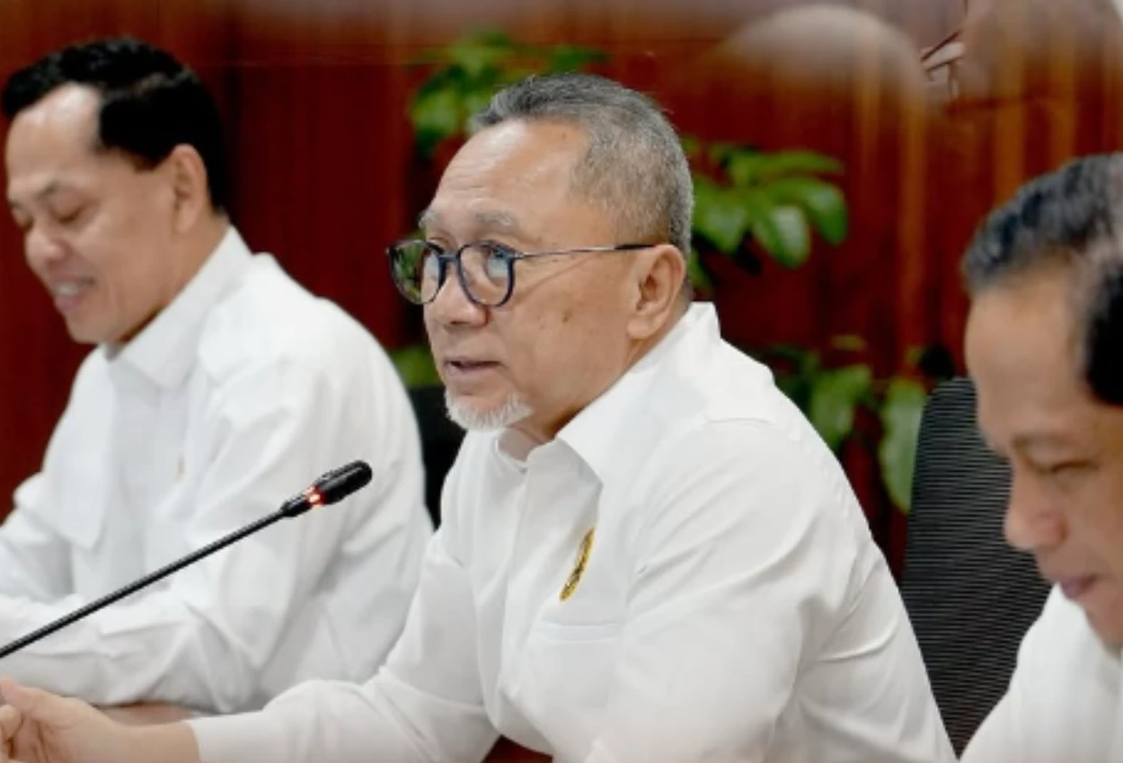 Zulhas sebut udang yang terkontaminasi radioaktif aman untuk dimakan, tere liye bapak kebanyakan ngoceh, coba contohin!