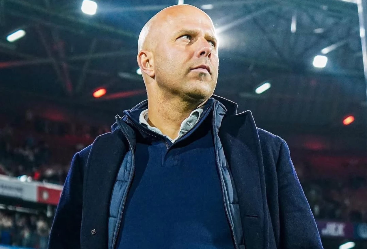 Arne slot beberkan hasil pertemuan dengan bos liverpool, sinyal bakal dipecat