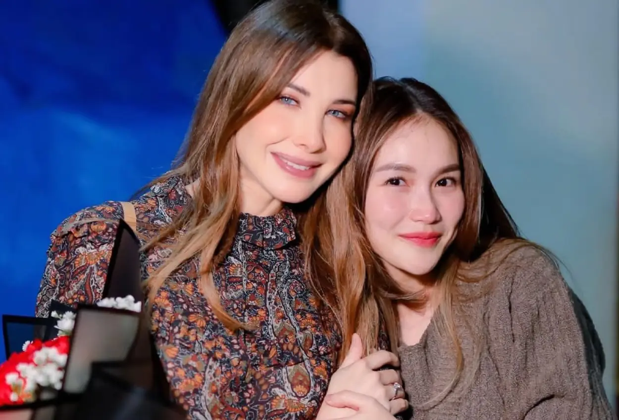 Ayu ting ting duet bareng di konser nancy ajram