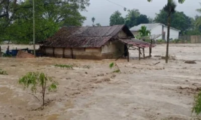 Banjir aceh terjang 16 kabupatenkota, 20.759 warga mengungsi dan 1 warga hilang terseret arus