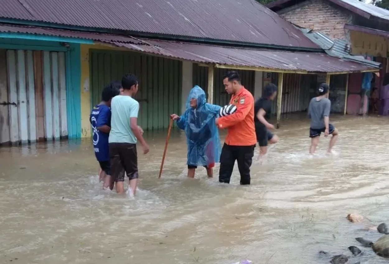 Banjir besar terjang padang pariaman, lebih dari 9.000 jiwa terdampak