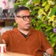Dibantu jusuf hamka saat penjarahan rumahnya, uya kuya pak jusuf hampir tiap hari nyopirin gue