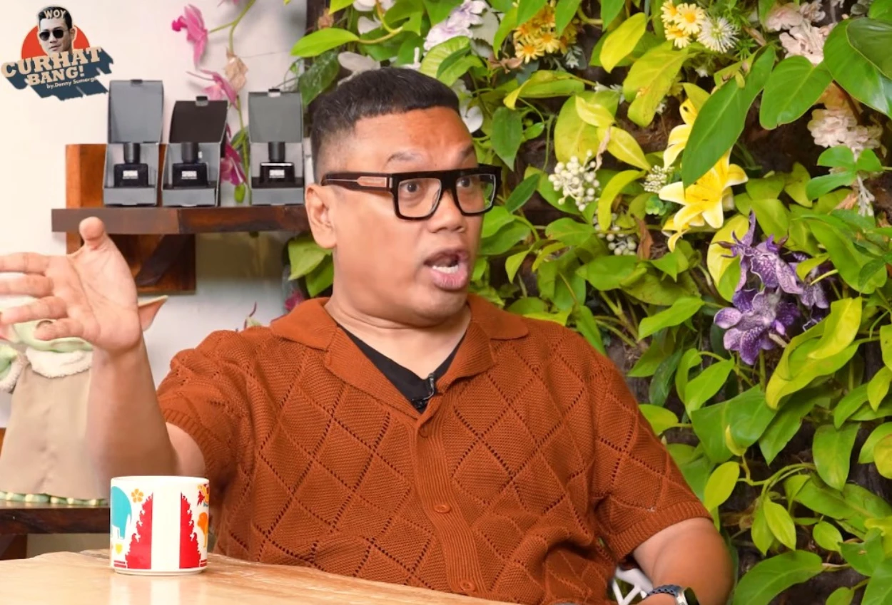 Dibantu jusuf hamka saat penjarahan rumahnya, uya kuya pak jusuf hampir tiap hari nyopirin gue