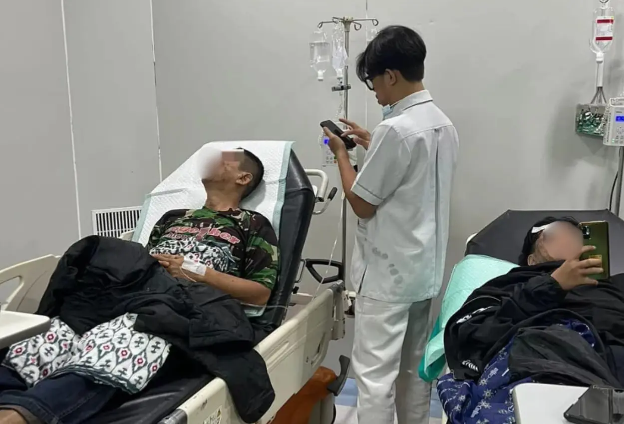 Diduga kena siram air keras, bapak dan anak pemotor di pamulang alami luka bakar