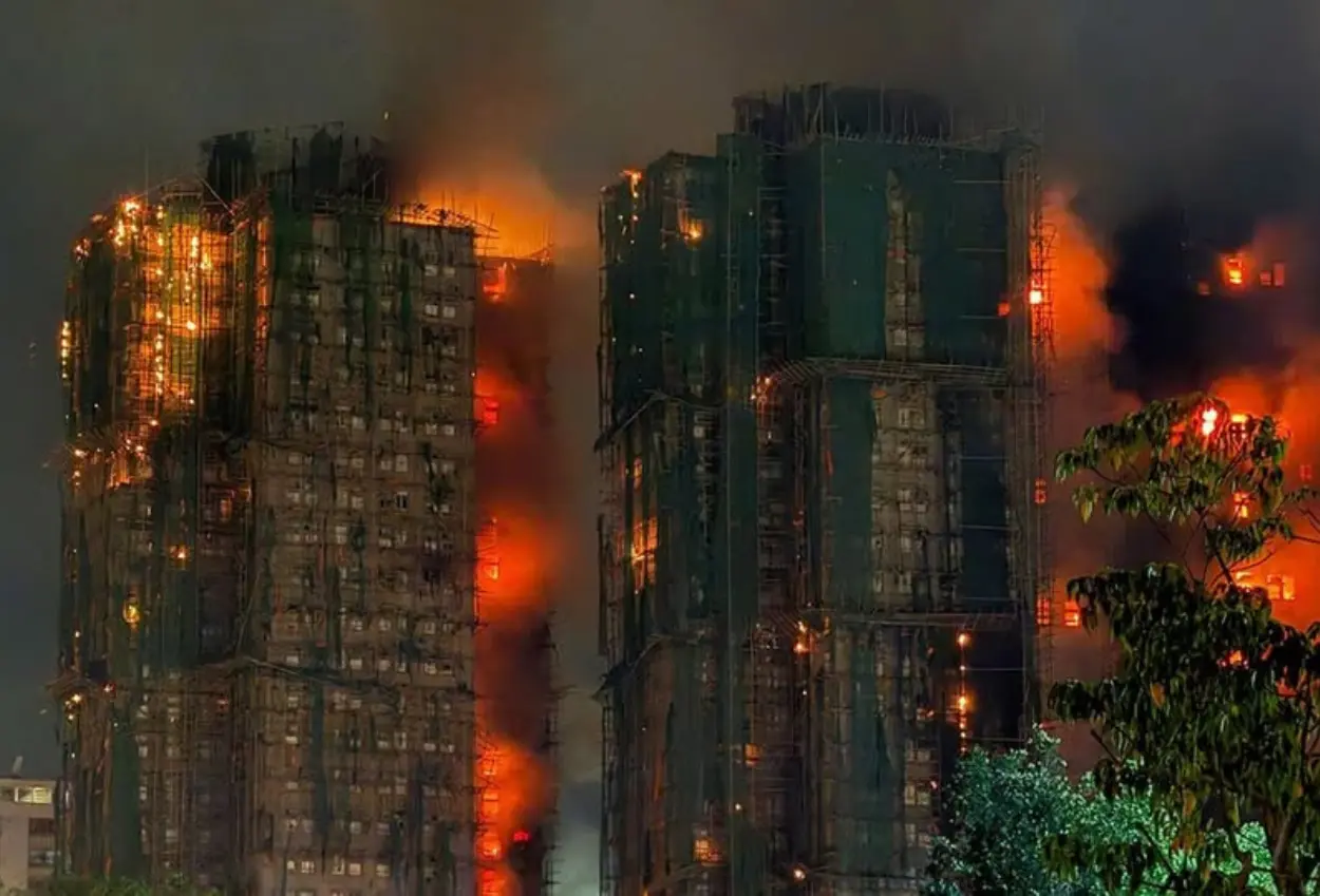 Dua wni tewas akibat kebakaran hebat yang melanda 7 gedung apartemen di hong kong