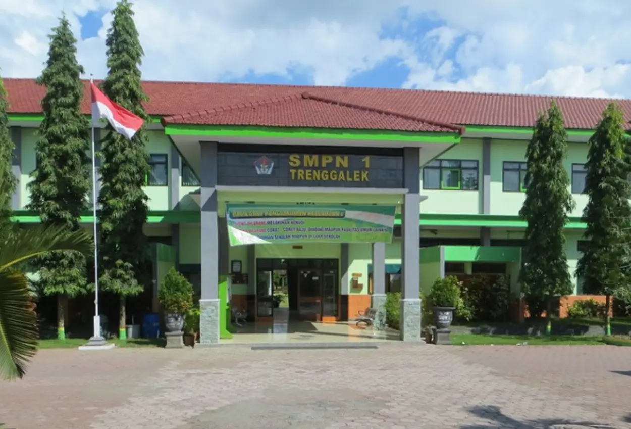 Guru smpn 1 trenggalek lapor polisi usai dipukuli wali murid gara gara sita hp