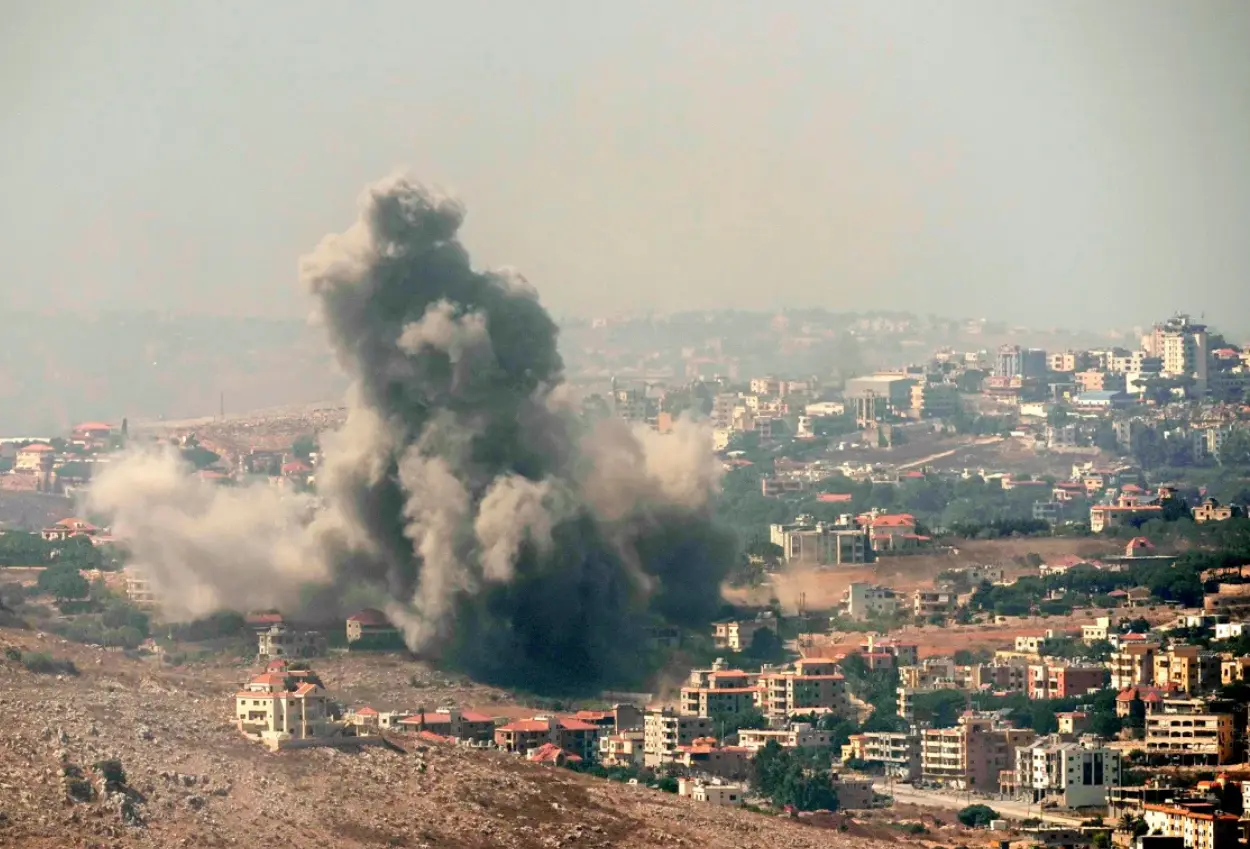 Israel serang markas bos hizbullah di lebanon