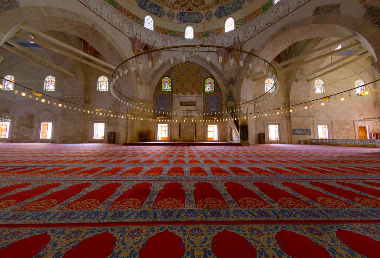 Khutbah jumat 21 november 2025 mengokohkan iman di tengah cuaca ekstrem dan tantangan hidup