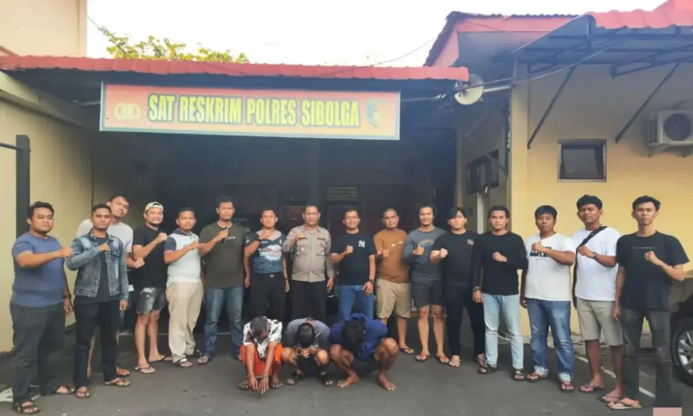 Mahasiswa dikeroyok hingga tewas usai numpang tidur di masjid, tiga pelaku diringkus polisi
