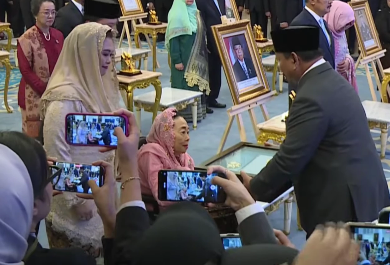 Prabowo anugerahi gus dur gelar pahlawan nasional