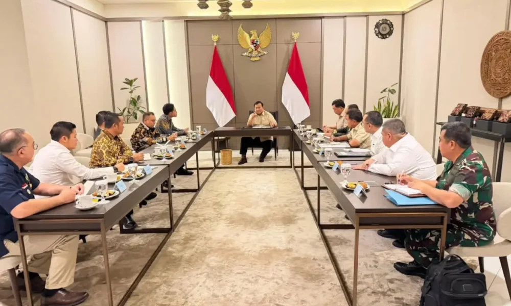 Prabowo pimpin rapat khusus di pangkalan tni au