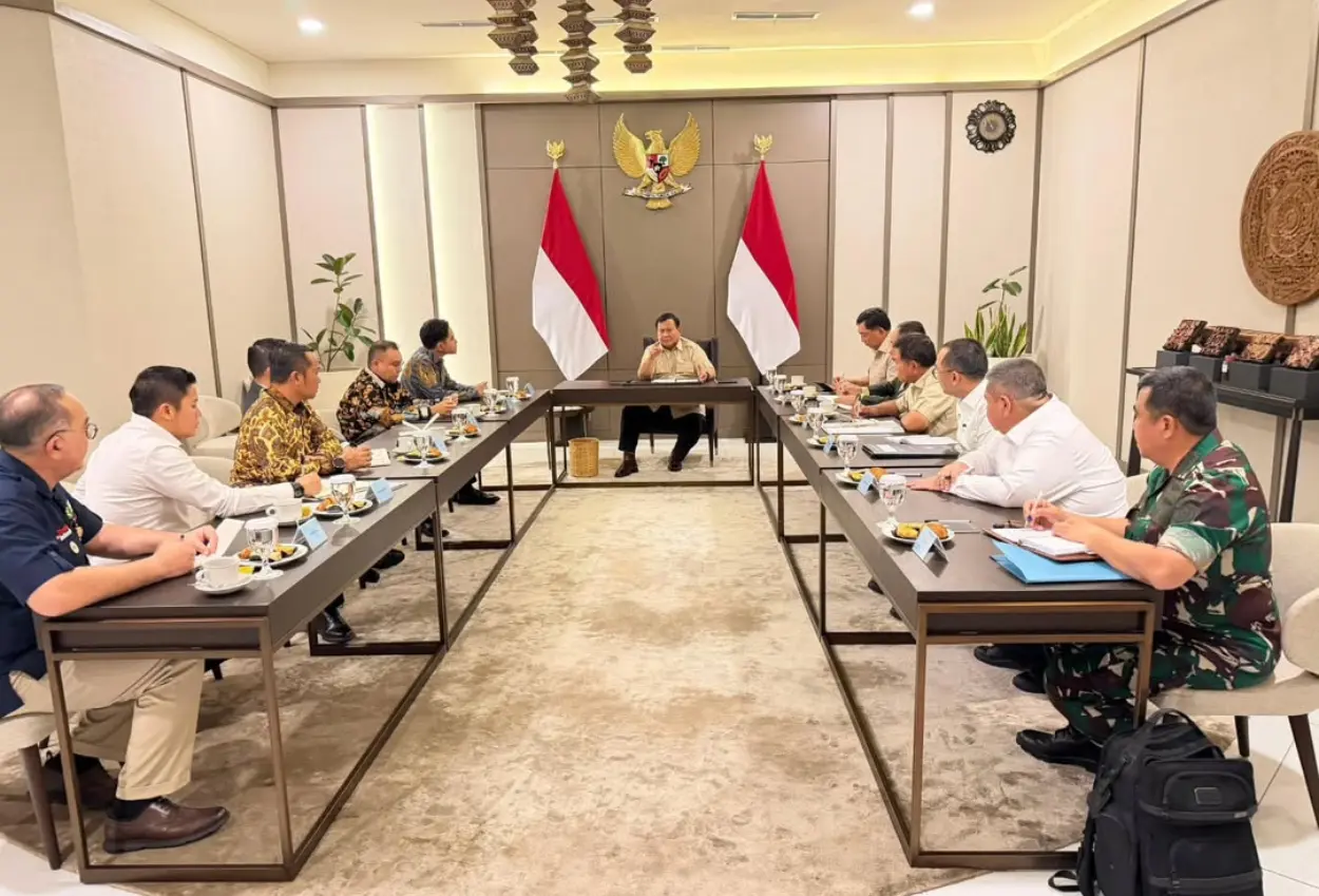 Prabowo pimpin rapat khusus di pangkalan tni au