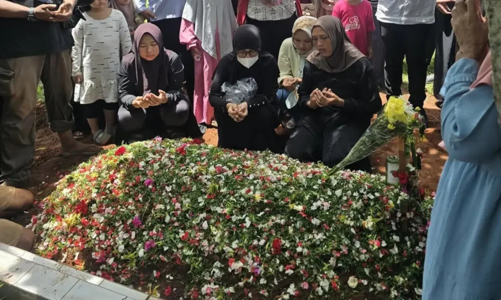Siswa smpn 19 tangsel yang dipukul kursi besi meninggal usai dirawat sepekan