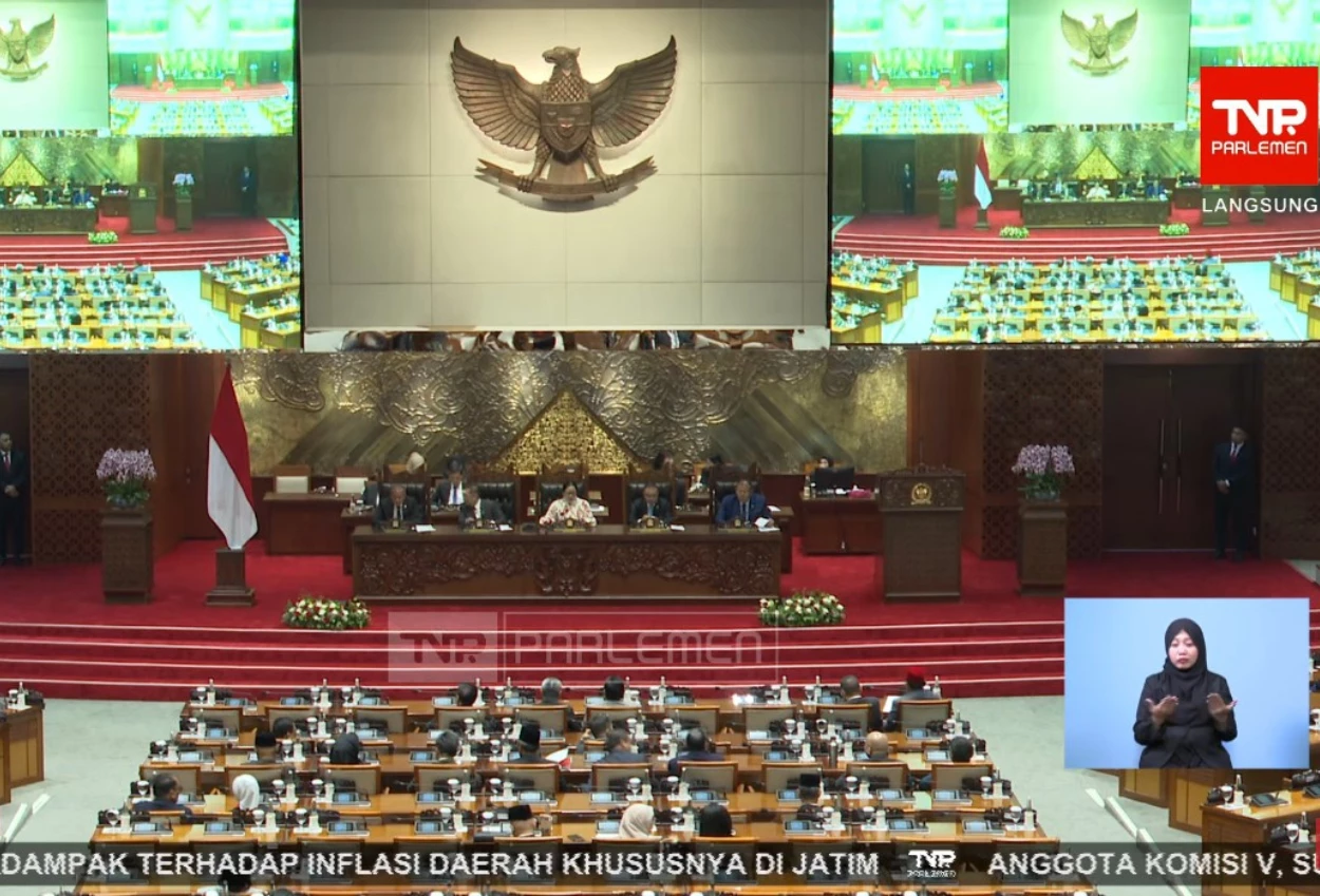 Tok! dpr resmi sahkan rkuhap jadi undang undang