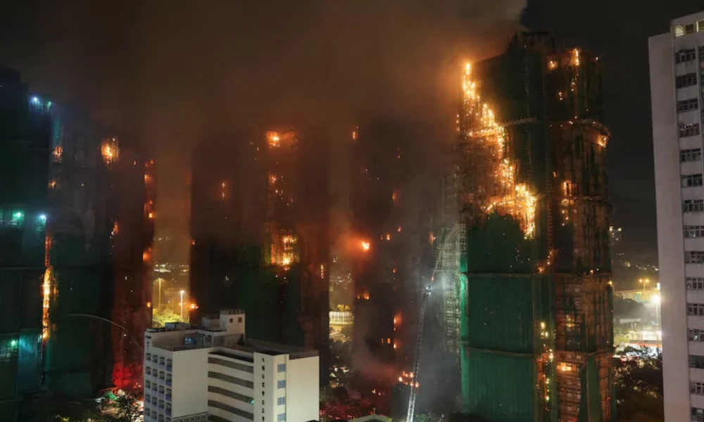 Tujuh gedung apartemen di hong kong ludes terbakar, 44 orang dilaporkan tewas