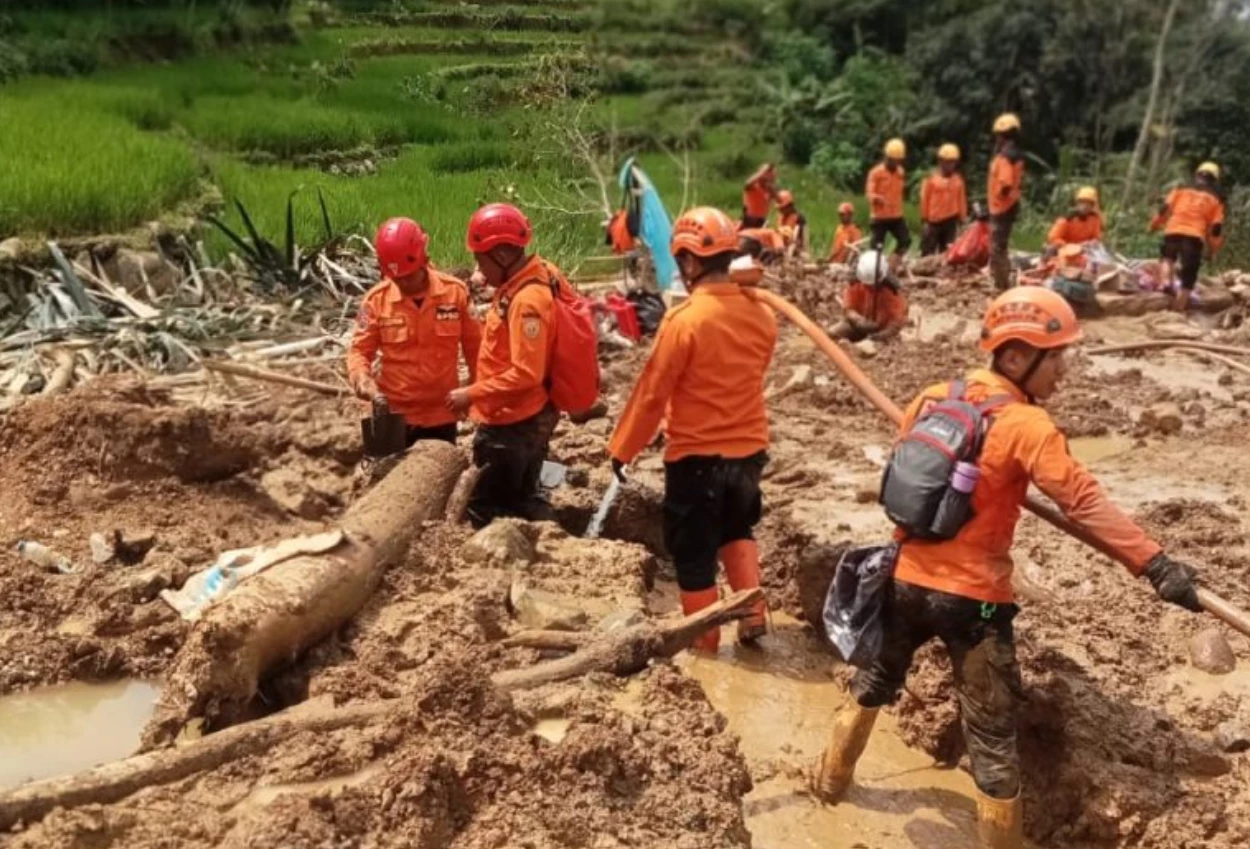 Update korban longsor banjarnegara, 16 orang belum ditemukan
