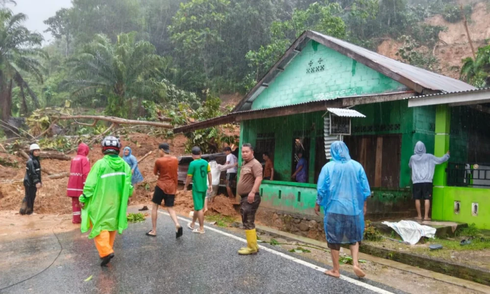 Update longsor banjir sibolga, 5 meninggal dunia dan 4 lainnya masih hilang